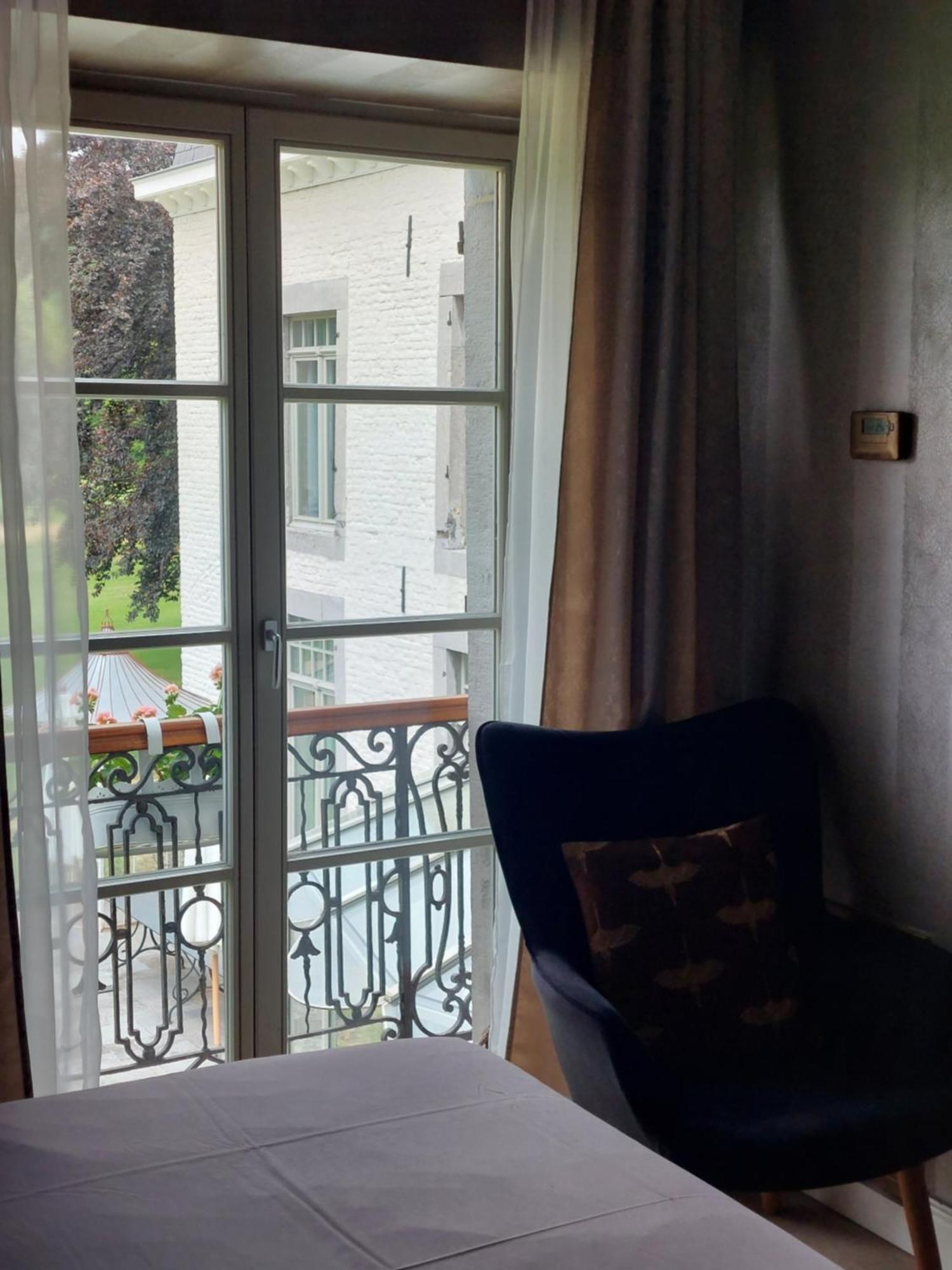 La Chambre Et Le Studio Du Chateau Du Golf De Bernalmont Liège Pokój zdjęcie